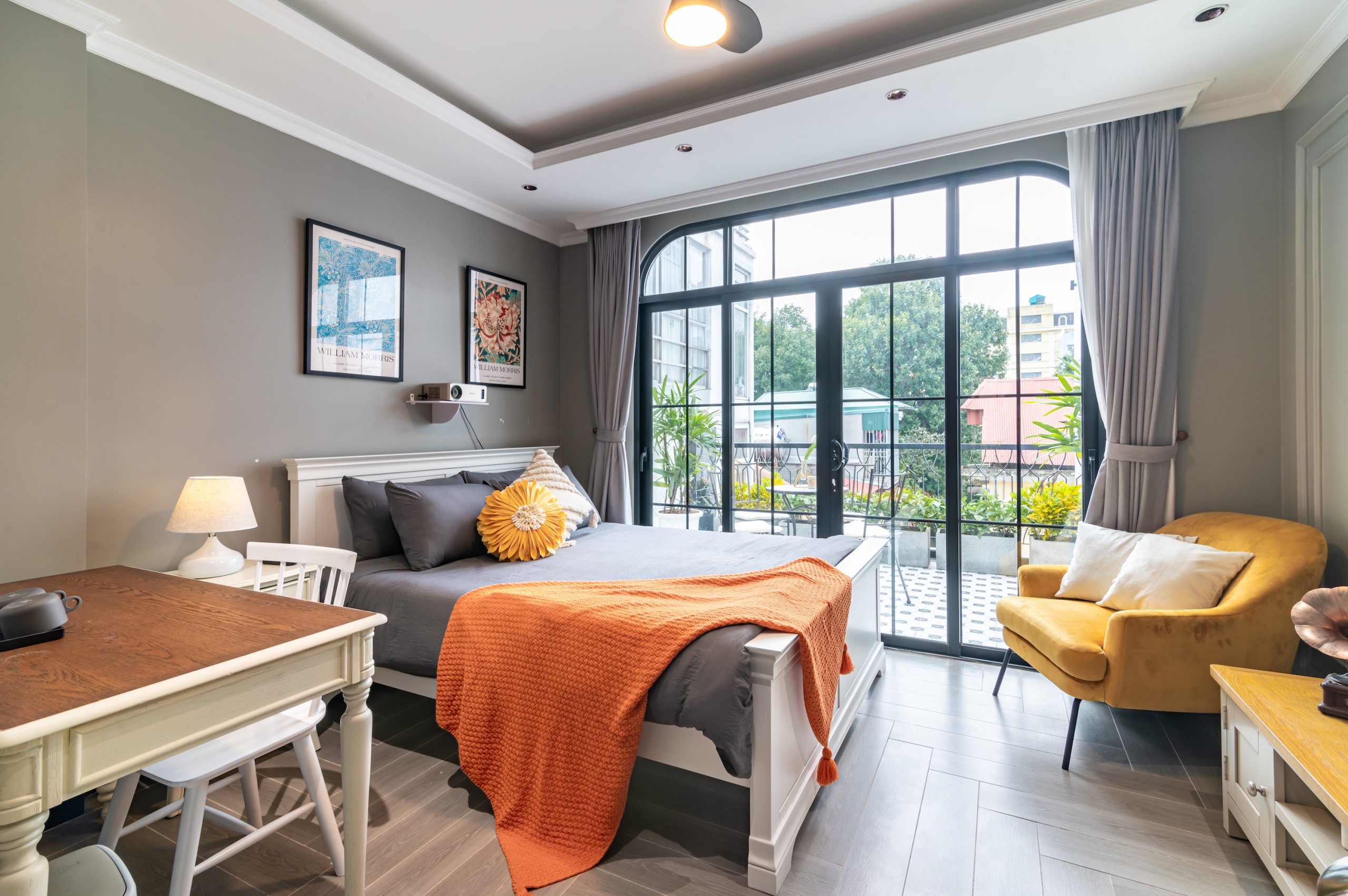 Căn Bali – Máy Chiếu